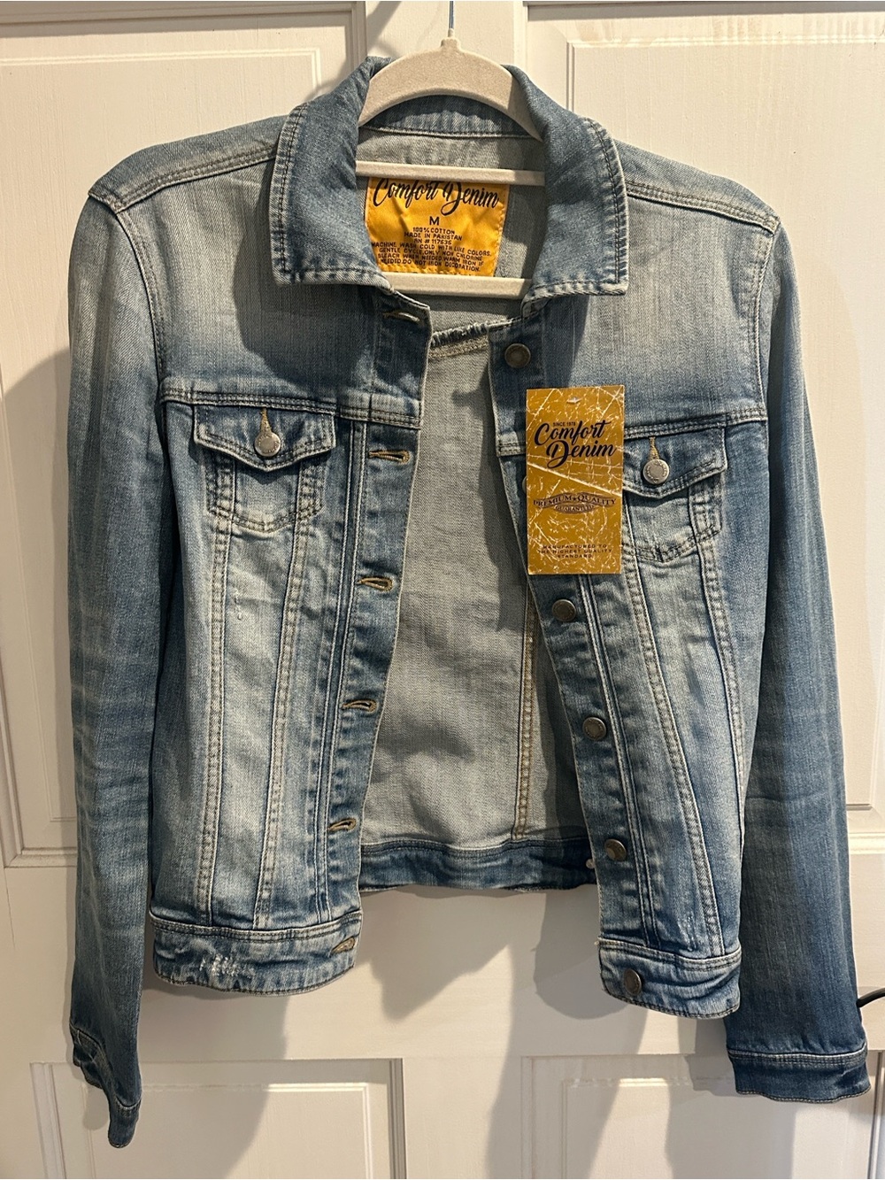 Comfort Women's Light Wash Blue Denim Jacket New with tags size